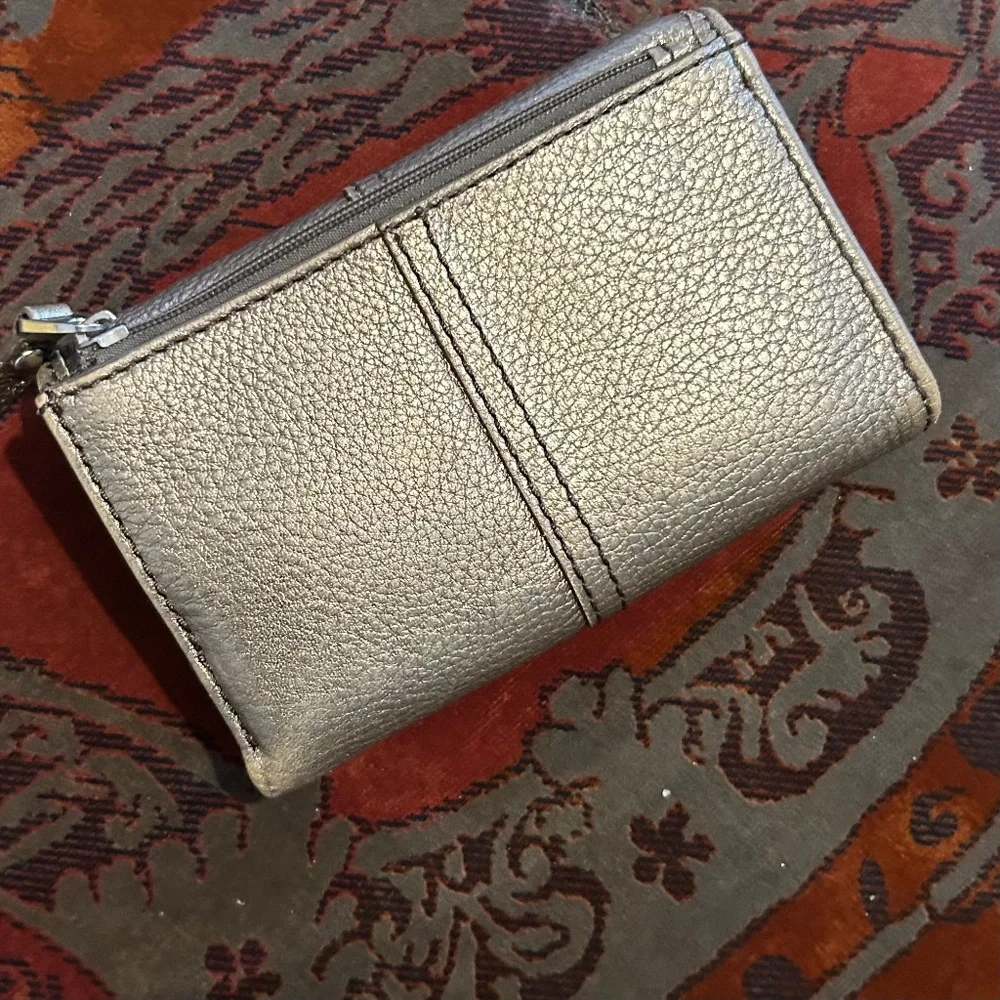 Fossil Metallic Gold/Silver Pebbled Leather Quadfold Wallet Keyhole Logo EUC - Picture 4 of 4